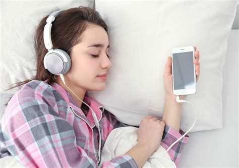 Is It Okay to Listen to Music While Sleeping? A Deep Dive into the Pros and Cons